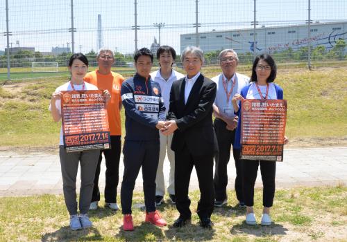 レノファ池上選手と集合写真