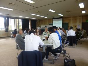 高千帆福祉会館での議会報告会写真