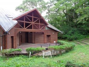 若山公園内にある野外ステージです。