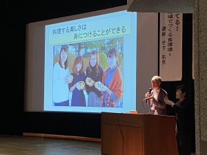 竹下和男氏講演の様子