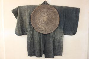 楊井三之允（笠・合羽）