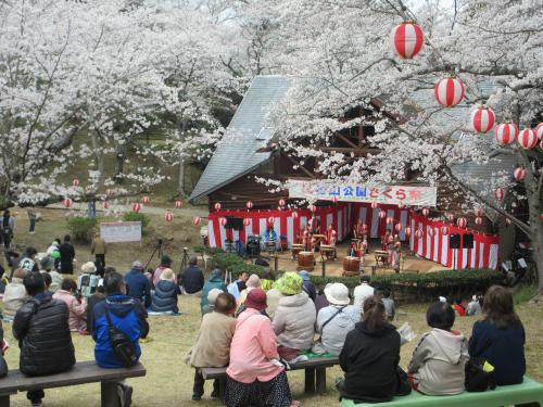 須恵太鼓の演奏