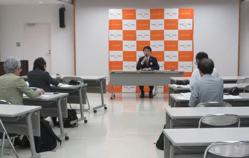 記者発表