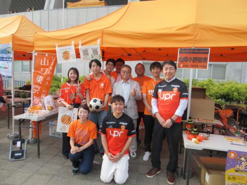 市と大学のブース
