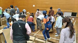 段ボールベッドの組み立て