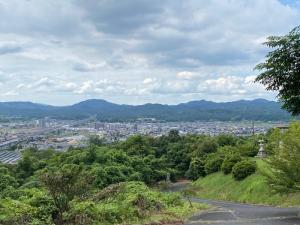 頂上付近からは厚狭の市街地が一望